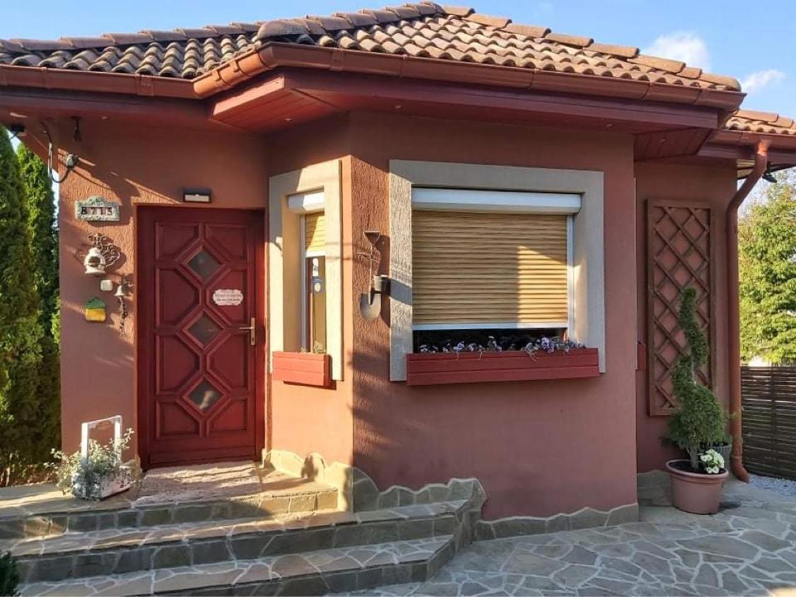 Nyirjes Vendeghaz Hotel Balassagyarmat Luaran gambar
