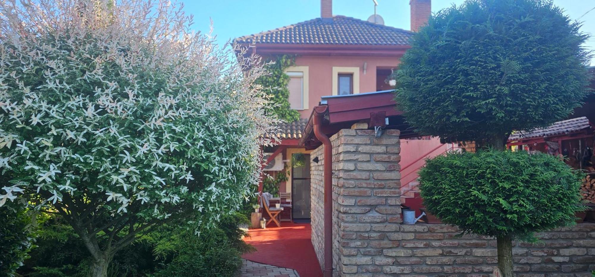 Nyirjes Vendeghaz Hotel Balassagyarmat Luaran gambar